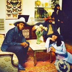Khruangbin & Leon Bridges (c) Pooneh Ghana Khruangbin & Leon Bridges